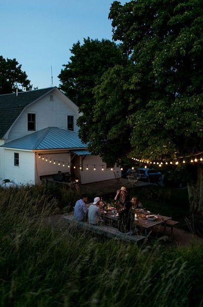 Outdoor summer dinner party 